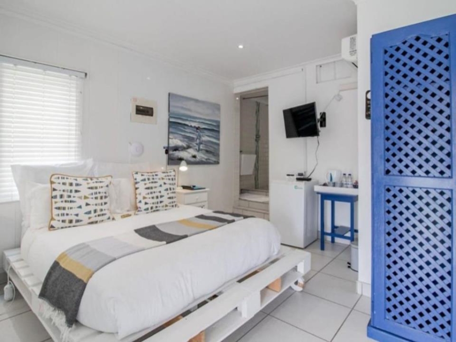 11 Bedroom Property for Sale in Bonza Bay Eastern Cape